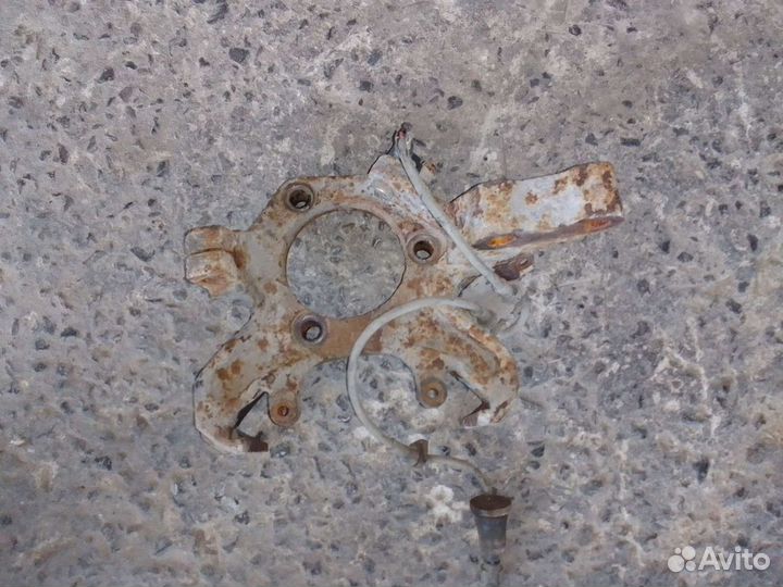 Кулак поворотный левый Крайслер Игл Вижн