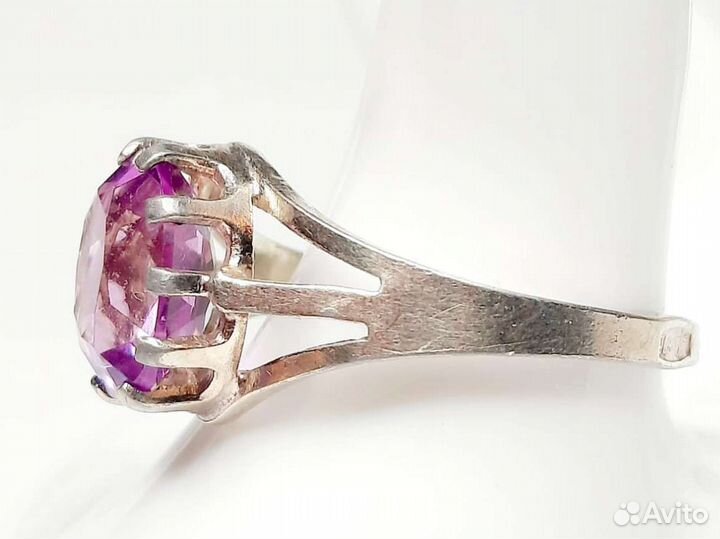 Перстень с светло-розовым камнем. Серебро 875пр
