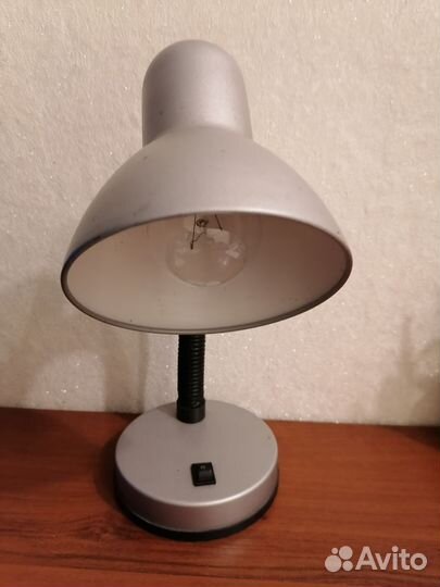 Лампа настольная