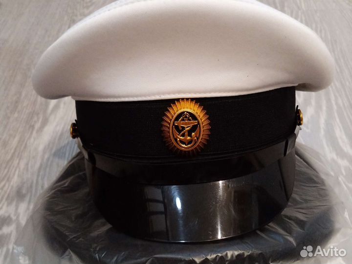 Фурашка новая офисная белая 58 размер