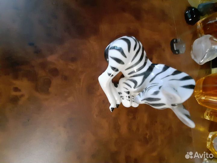 Статуэтка фарфор