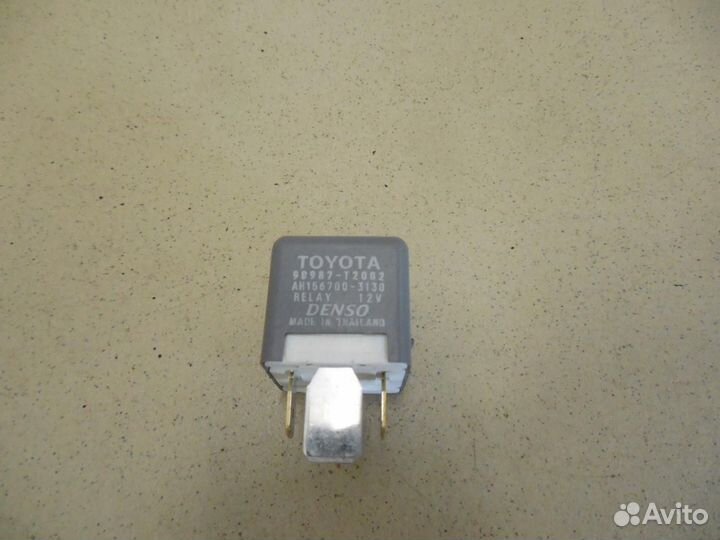 Реле свечей накала Hi Lux 2015