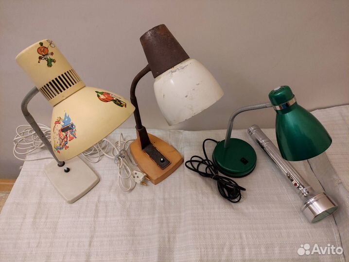 Лампы настольные, фонарь, прожектор