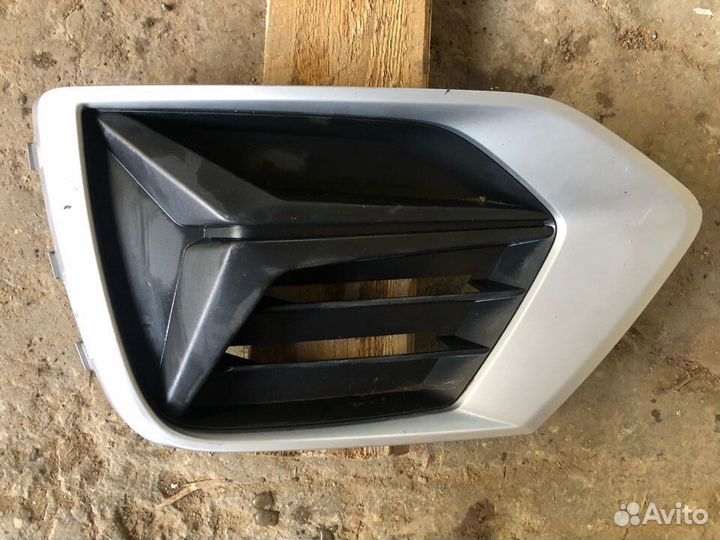 Решетка бампера передняя левая Audi Q3 2 F3