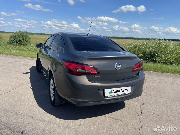 Opel Astra 1.6 МТ, 2013, 165 000 км