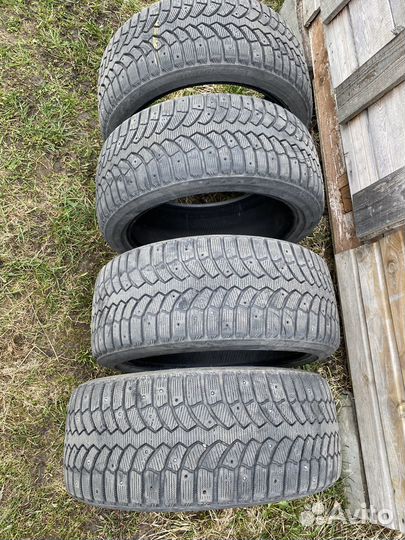 Bridgestone Blizzak Spike-01 245/40 R18 97T