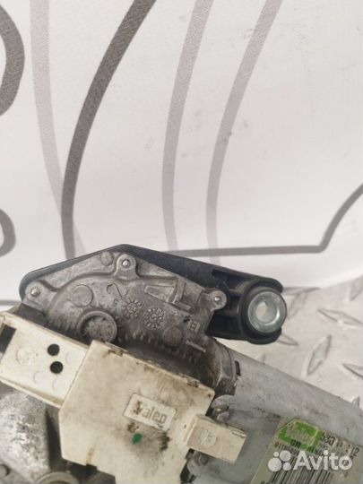 Моторчик заднего стеклоочистителя Renault Trafic 2