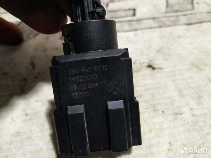 Концевик педали тормоза Audi A4 B7 2.0 BWE 2007