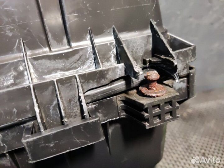 Корпус воздушного фильтра Lexus Rx 350