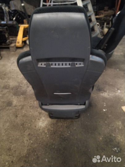 Сиденье переднее правое MAN TGX 2008