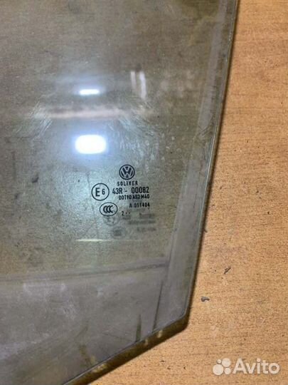 Стекло двери переднее левое Skoda Octavia A5