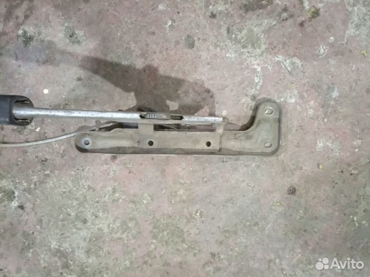 Ручник стояночного тормоза Volkswagen Transporter