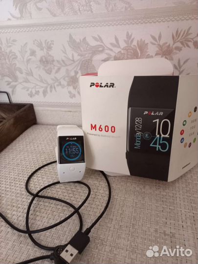 Спортивные часы Polar m600
