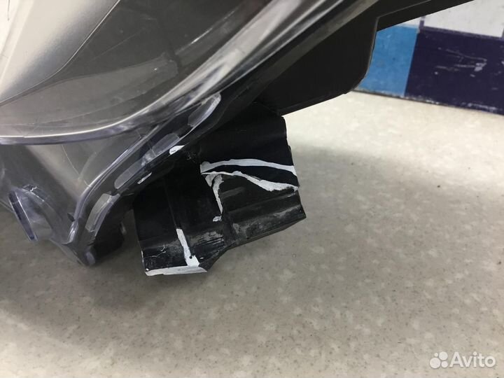 Фара левая Toyota C-HR 2017