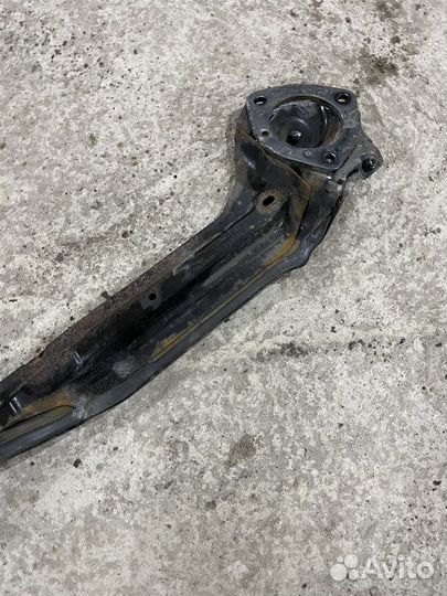 Распорка передних стоек ford focus 3