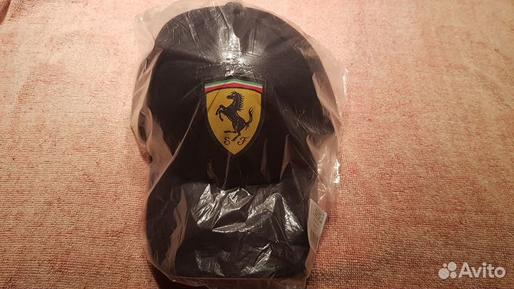Бейсболка Ferrari оригинал абсолютно новая