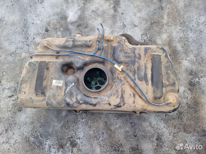 Топливный бак Мерива