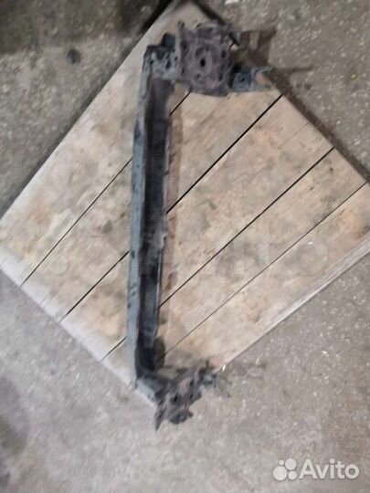 Усилитель передний Volkswagen Touareg 4.2 2006