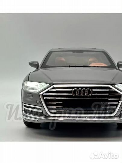 Металлические коллекционная машинка Audi A8