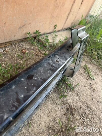 Усилитель бампера Tank 300