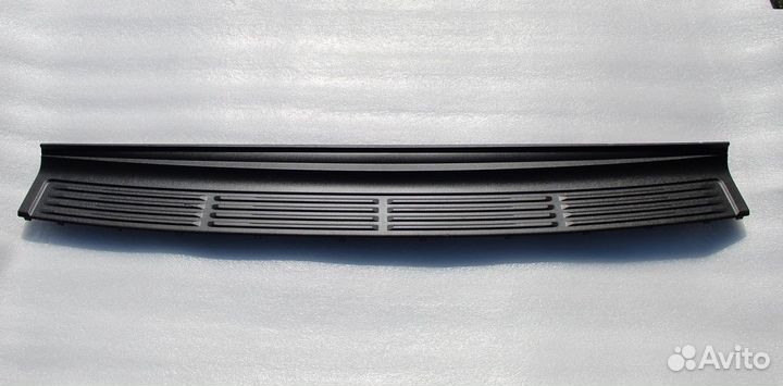 Lexus LX Накладка заднего бампера Оригинал 15-21