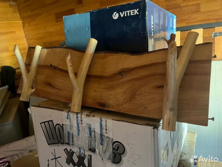 Вешалка настенная деревянная