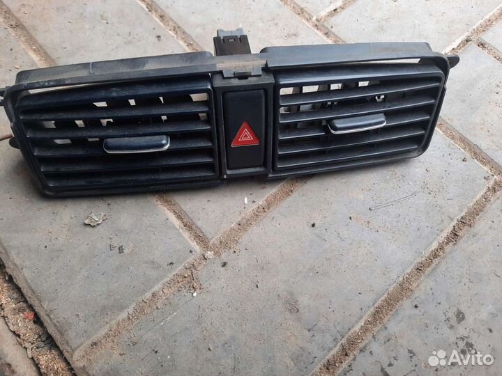 Дефлектор центральный сузуки лиана