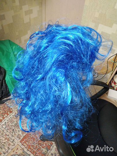 Парик синий длинный вьющийся