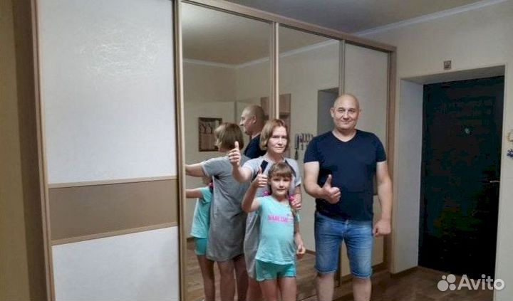 Шкаф с зеркалом