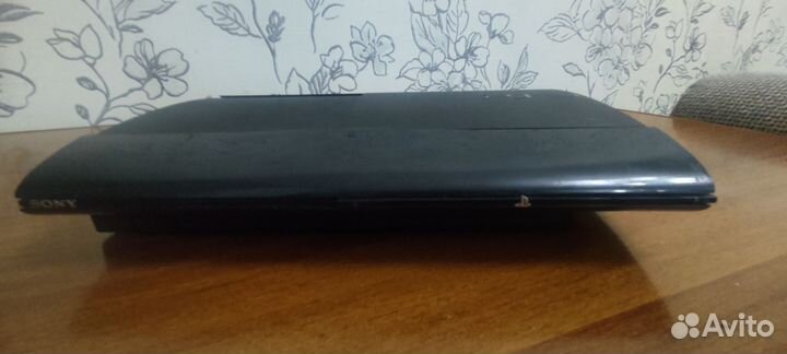 Sony PS3 super slim 2 геймпада 5 игр(не прошитая)