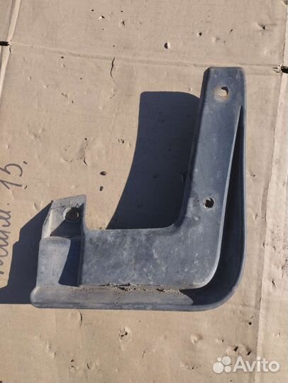 Брызговик передний левый Kia Ceed 2 (JD) хетчбэк