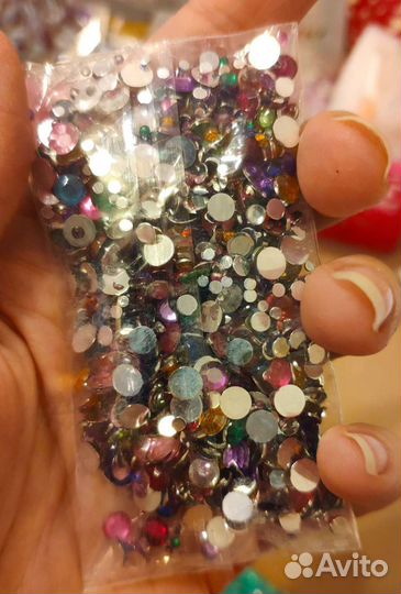 Стразы для ногтей