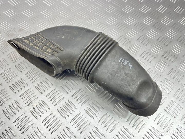 Патрубок воздушного фильтра Bmw X3 Е83 N52B30 2009