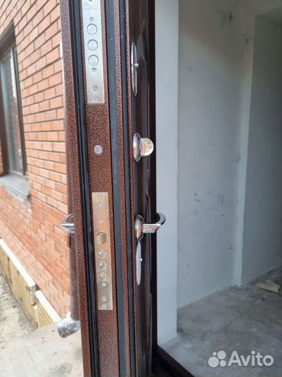 Дверь входная металлическая с терморазрывом