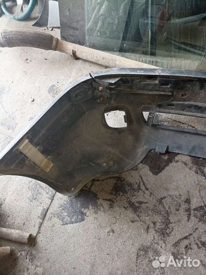 Задний бампер Audi 80