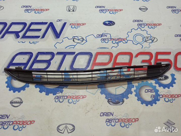 Решетка в бампер передняя Toyota Rav4 40 2016-2019