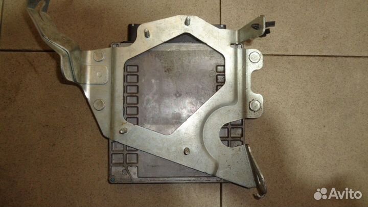 Блок управления двигателем Nissan Skyline (V36)