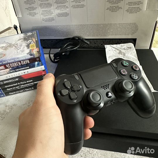 Sony PS4 slim с чеком, идеал, 3 рев