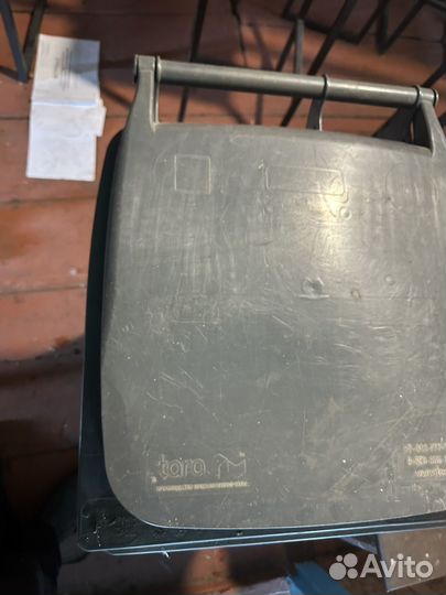 Мусорный контейнер на 120л