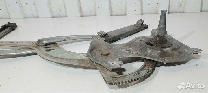 Стеклоподъемник передний правый VW Passat B3, B4