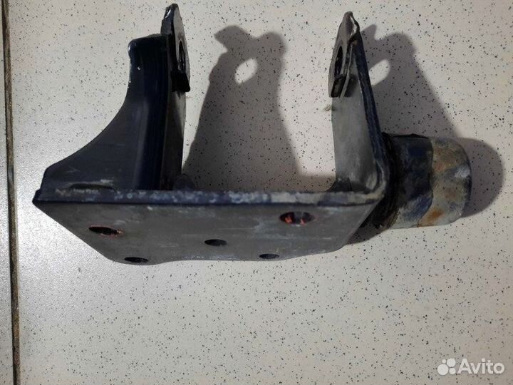 Подушка кпп задняя Тoyota Corolla E180 2014+