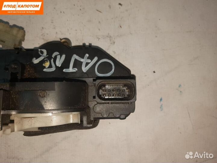 Замок двери передней правой Opel Astra J 13579515