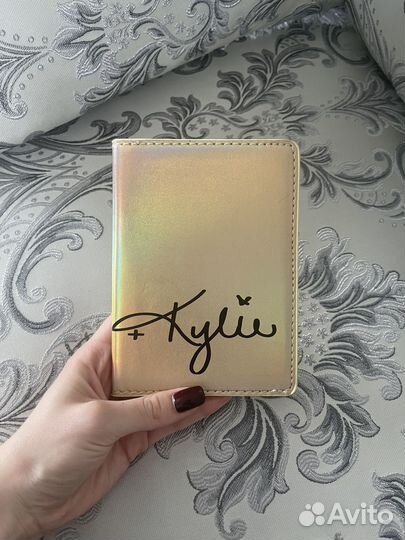 Обложка на паспорт kylie + kendall новая
