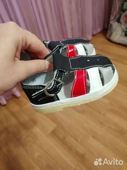 Сандалики на первые шаги