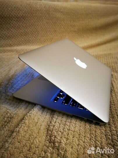 Apple macbook AIR 13 2014