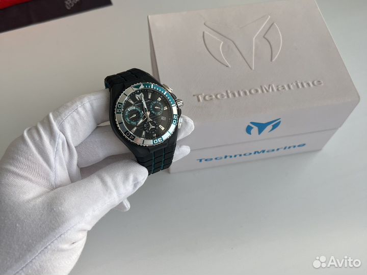 Часы technomarine