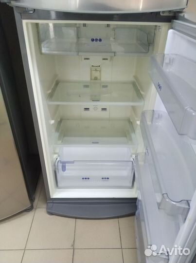 Холодильник Whirlpool