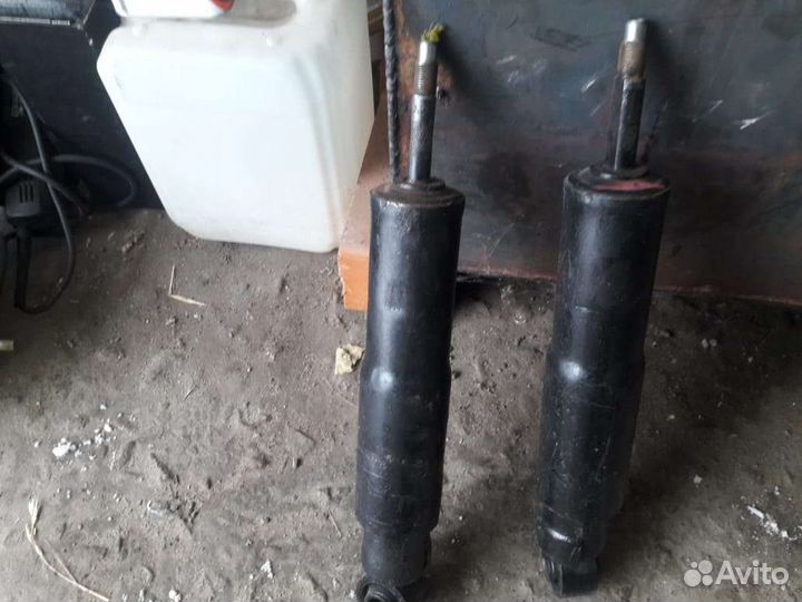 Задние стойки Lexus 470