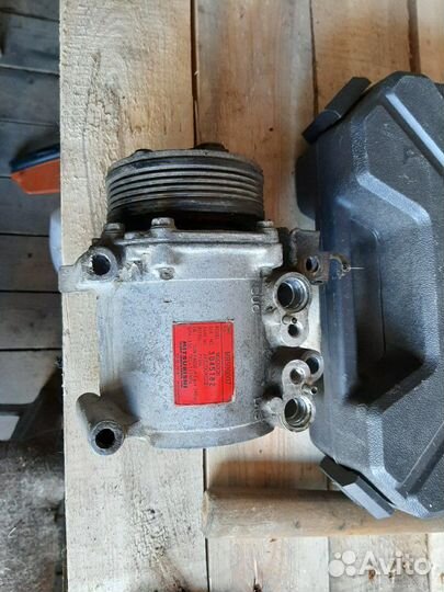 Компрессор кондиционера митсубиши карисма 2000г ре