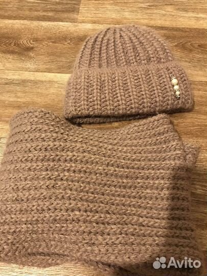 Шапка с шарфом для девочки новая